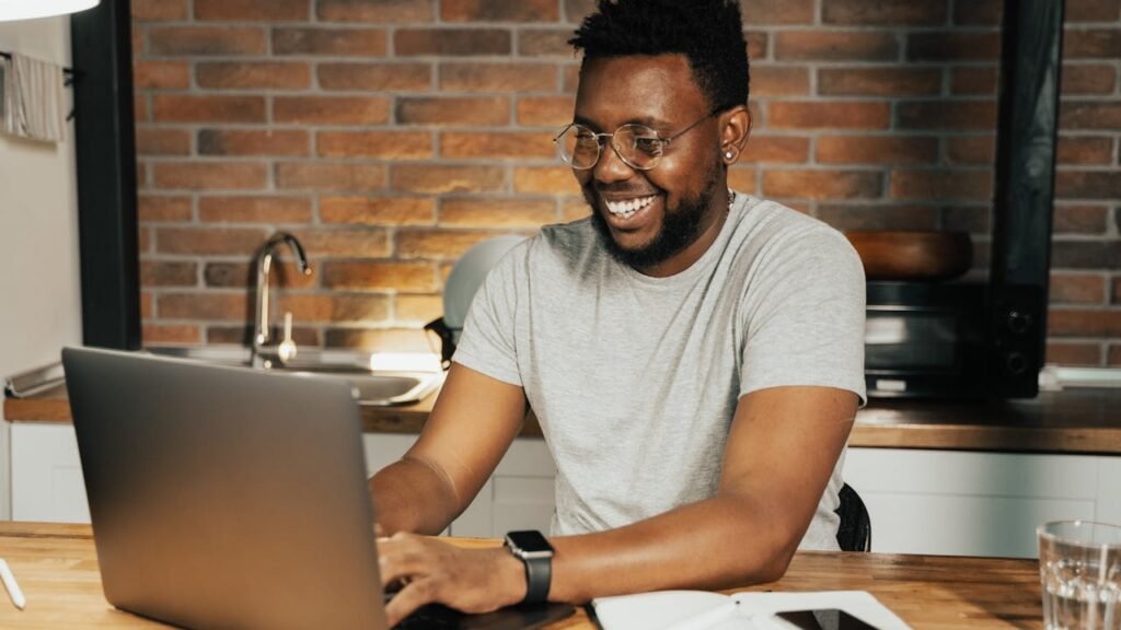 How to Make Money Writing Articles: The Best Platforms for Beginners